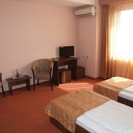 Plaisir Hotel Ploieşti Eksteriør billede