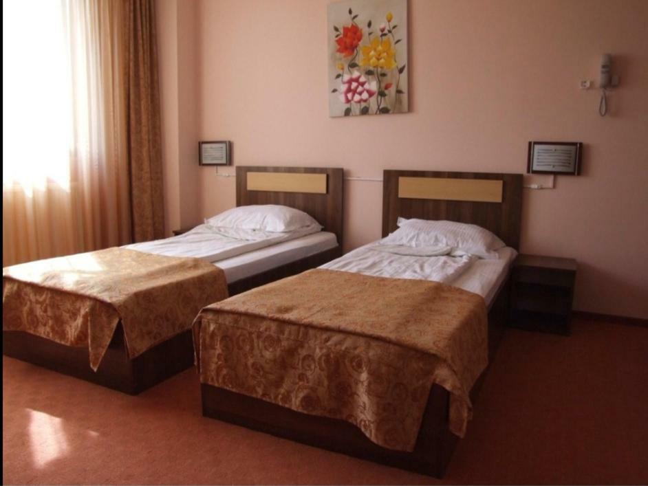 Plaisir Hotel Ploieşti Eksteriør billede