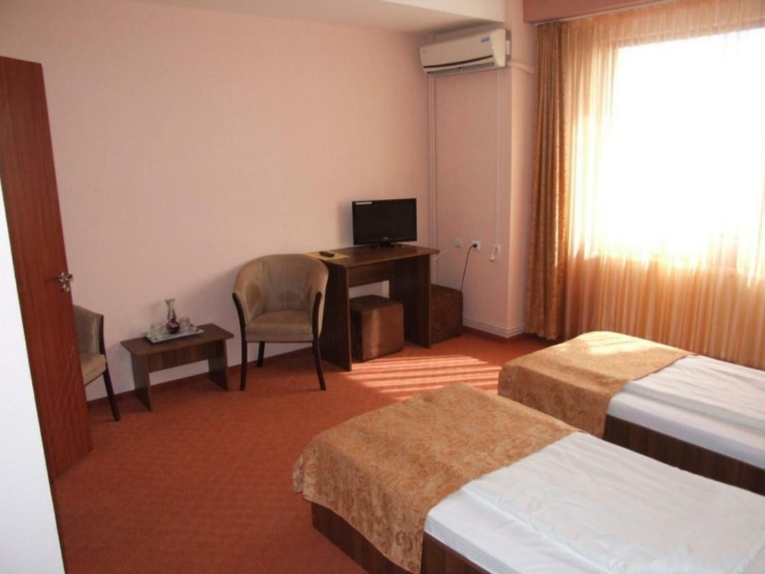 Plaisir Hotel Ploieşti Eksteriør billede